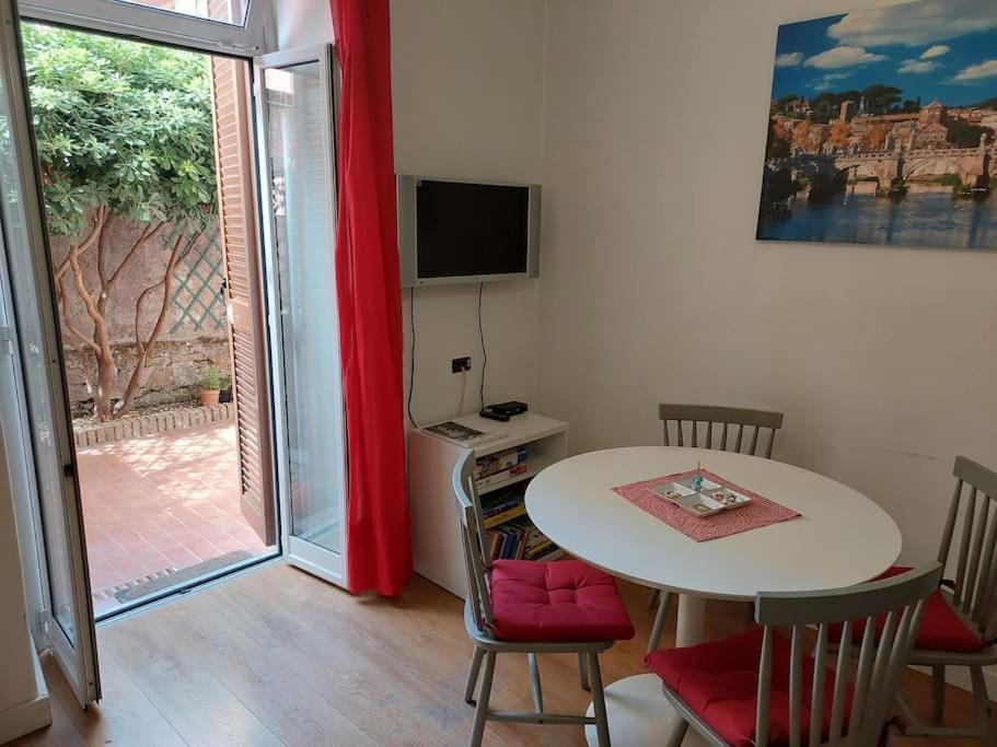 Casa Anna 5 Stelle - Apartment With Garden Рим Экстерьер фото